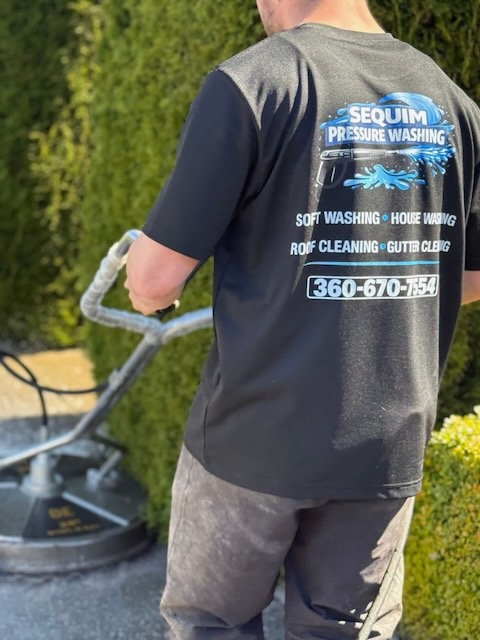 Sequim Pressure Washing team member